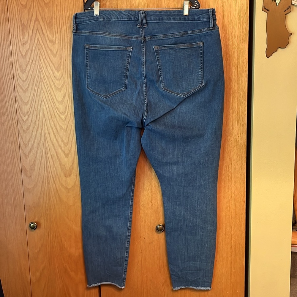 Good American GOOD LEGS high waist plus size 24 jeans frayed ankle hem EUC